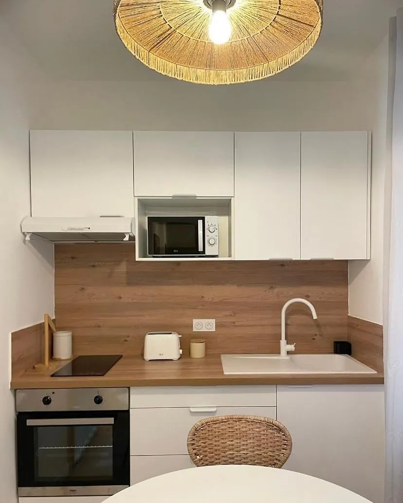 The Cosy Home Centre Ville Parking Clim Valence  0*, Valence (Drome) France